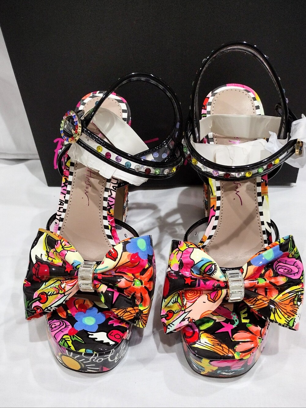 Betsey Johnson Sz 6.5 Multicolor Floral Bow Platform Sandals - Black Strap
